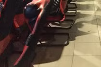 Bé gái 4 tuổi bị thanh niên giở trò đồi bại ở quán internet