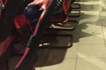 Bé gái 4 tuổi bị thanh niên giở trò đồi bại ở quán internet