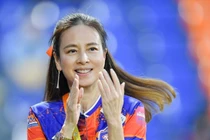 Madam Pang chúc mừng Thái Lan thắng Việt Nam 3-0 