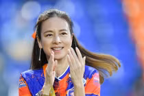 Madam Pang chúc mừng Thái Lan thắng Việt Nam 3-0 