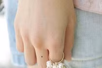 Người có nốt ruồi này trên tay thì phúc lộc trường thọ