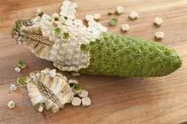 Kỳ lạ, loại quả mất một năm mới chín, ăn xanh là độc