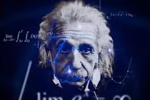 Albert Einstein có ý gì khi nói 'Mọi thứ đều đã được xác định...'?