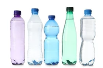 Uống nước kiểu này, nhiễm hóa chất "uốn cong giới tính"