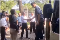 Bức ảnh về người khổng lồ Yao Ming được cộng đồng mạng lan truyền