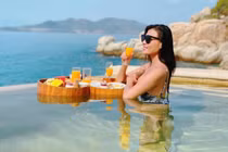 Bị nói xài tiền phung phí đi du lịch mùa dịch, Thúy Diễm đáp trả 