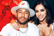Neymar quay lại với bạn gái cũ Bruna Biancardi 