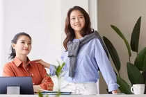 Đến nhà chị dâu, nhìn bức tranh treo tường tôi thấy hạnh phúc