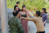 Biên kịch lý giải vụ ăn chặn từ thiện trong "Hương vị tình thân"