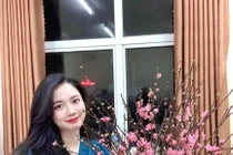 Nữ y tá mặc đồ bảo hộ, nhảy múa trong ca trực Tết