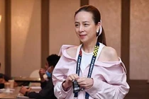 Nữ đại gia xuất hiện ở sân Thiên Trường: Giàu cỡ nào?