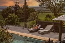 Tăng Thanh Hà hiếm khi khoe ảnh bikini, cứ đăng là gây sốt