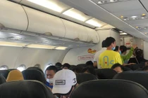 Máy bay bay 5 vòng không thể hạ cánh xuống TP HCM