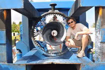 Chuyện về kỹ sư SpaceX chui vào tên lửa sắp nổ để cứu công ty