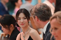 Song Hye Kyo ở show thời trang