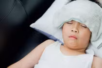 Mẹ tin lời "bác sĩ Google" khi thấy con bị sốt khiến con bị tổn thương tim 