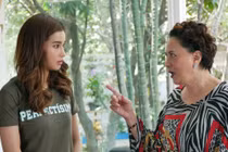 Đêm tân hôn, mẹ chồng gõ cửa phòng giao "nhiệm vụ trọng yếu" 