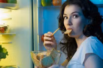 Sau 21 giờ đừng làm 4 việc này, nếu không muốn nhanh già 