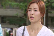 Con gái cầm lì xì 1 triệu chạy vào, tôi vội ra cổng thì...