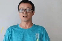 Thấy bố quỳ lạy nhà bạn gái, tôi vừa bàng hoàng vừa xót xa