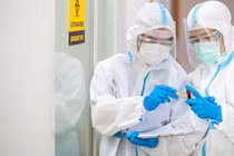 Hà Nội yêu cầu người dân đeo khẩu trang phòng dịch COVID-19