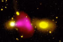 Quái vật vũ trụ bắn tia plasma làm nổ tung thiên hà khác