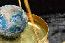 Bật mí cách nhà khoa học "cân" Trái đất?