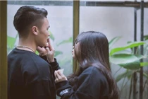 Giữa ồn ào tình cảm, Quang Hải đầy tâm trạng, Nhật Lê mặc áo cưới