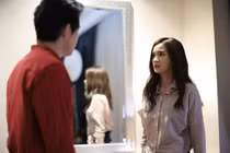 Chị dâu nằng nặc đòi ly hôn vì vệt son trên áo chồng 