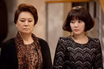 Làm mẹ đơn thân nhà chồng không ai nhòm ngó, lúc con lấy chồng thì...