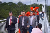 Cầu kính 7D đầu tiên tại Đà Lạt có gì đặc biệt? 