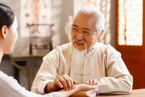 'Ngựa nhìn bốn móng, người nhìn bốn mặt', tổ tiên dạy cách nhìn người