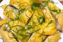 Bắt trend ngày Tết, cách thái lá chanh siêu mỏng xỏ được kim khâu