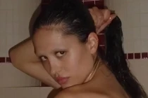 Mốt cạo lông mày gây tranh cãi