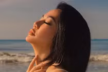 "Tượng đài nhan sắc" Kim Khánh: Gợi cảm tuổi 57, sống độc thân