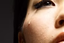 Phật dạy: 5 kiểu người này dễ phải sống cả đời trong nghèo khó