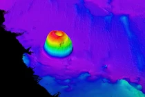 Vật thể lạ cao 1.000 m trồi lên ngoài khơi California