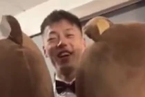 Chú rể bỏ quên cô dâu tại khách sạn, phi thẳng về nhà ngủ