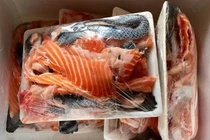 Chỉ 10 nghìn/kg xương cá hồi, chế đủ món với hải sản "nhà giàu"