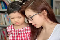 "Nữ gia sư" chọn sai trang phục?