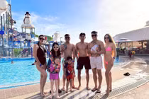 Thân hình cực phẩm của vợ Bùi Tiến Dũng sau 2 tháng sinh con