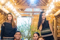 Giàu như H'Hen Niê: Mua vàng từ Dubai, đồng hồ hàng hiệu