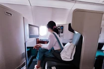 Vợ chồng Thủy Tiên - Công Vinh du xuân, con gái gây chú ý