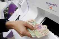 Dùng CCCD giả rút tiền ngân hàng: Nhà băng và nhà mạng đều bị lừa