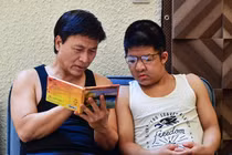 Bất ngờ cuộc sống tuổi 20 của Bôm - con trai diễn viên Quốc Tuấn