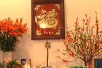 Mắc phải đại kỵ khi đặt bàn thờ, cúng bái mấy vẫn tốn của