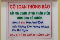 Quán bún chả viết nội quy "gắt": Khách gọi phải dạ thưa!