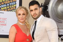 Chồng kém 13 tuổi bất ngờ đệ đơn ly hôn Britney Spears