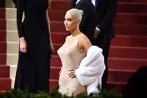 Mốt mẫu siêu gầy trở lại