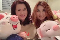 Ca sĩ Phương Loan mặc áo cố nghệ sĩ Chí Tài đi ngủ mỗi tối